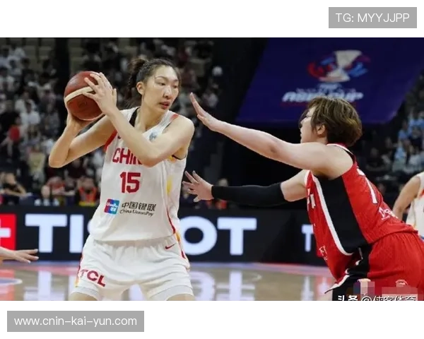 女篮前锋两次补篮得分引爆替补席